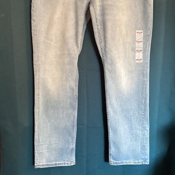 Old Navy Slim Fit 360 Degree Stretch Light Blue Jeans - Picture 8 of 15